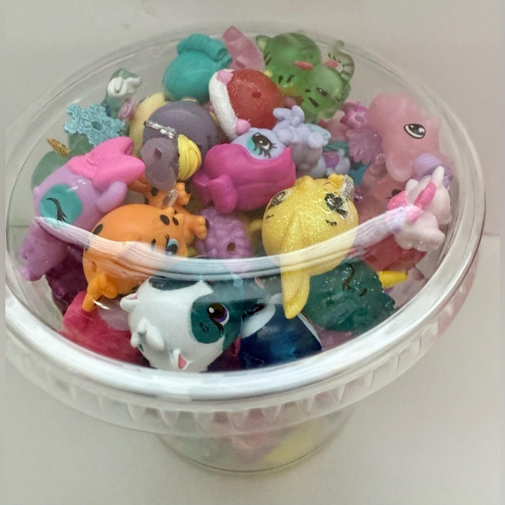 Hatchimals Bundle with 75+ pcs - Picture 3 of 10
